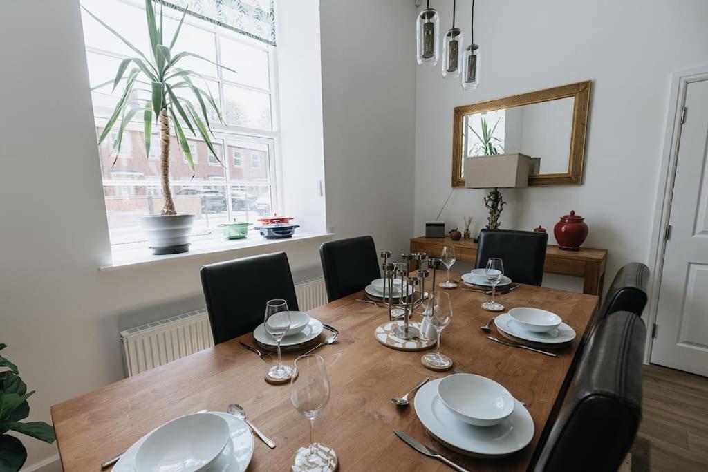 Bobbin Row - Grade 2 Listed Property With A Beautiful Design With Access To Leeds Leeds (West Yorkshire) Exterior foto